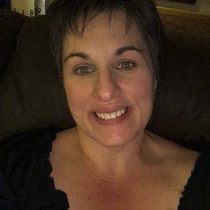 Meet your Posher, Elaine